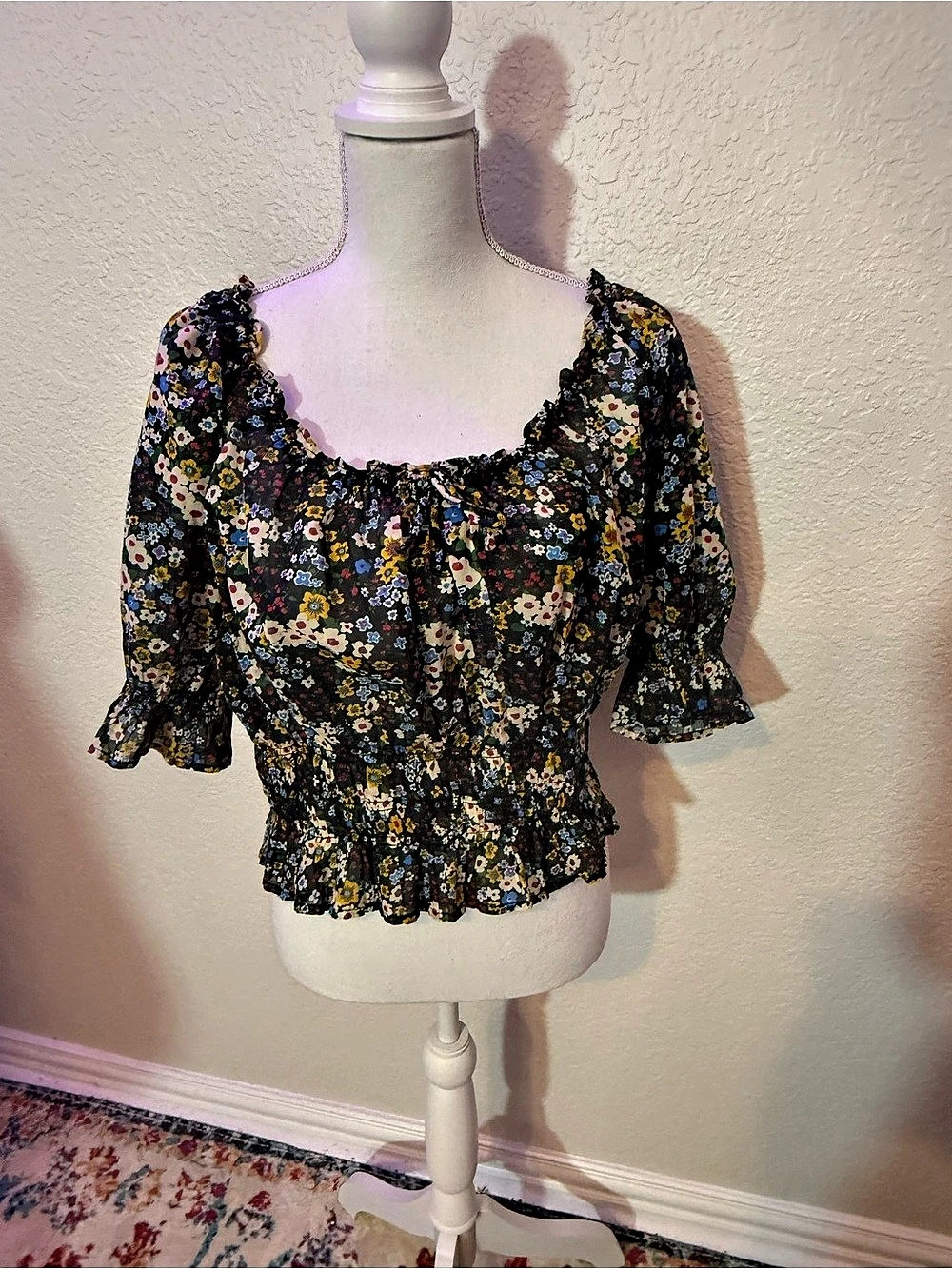 Mother Floral Cotton Blouse in Black Large Like New (B2)